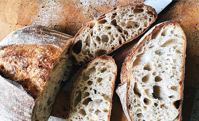 aufgeschnittenes Brot